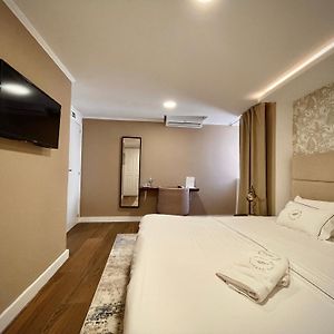 Private Bathroom King Room